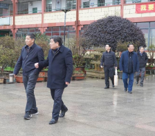 新春名宿进学府 写意校园翰墨香