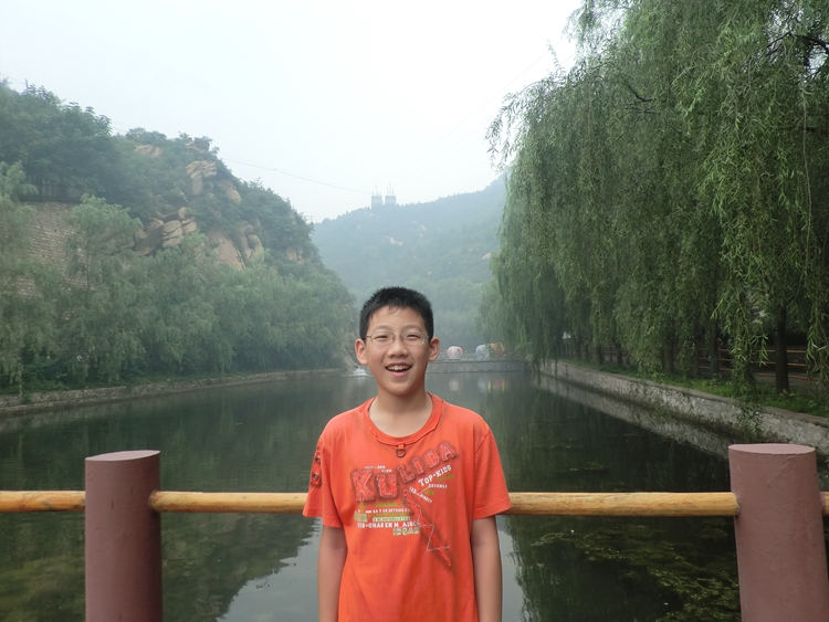 035北京市海淀区王公坟3号楼88世汪恭胜之子汪凌锋 2000年3月25日出生按潜阳谱为汪氏89世.jpg