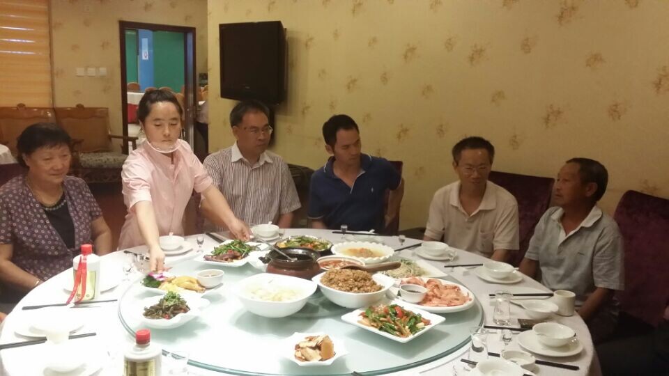 汪诗明汇报工作