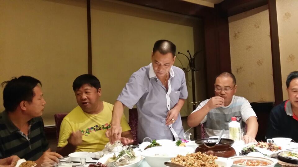 晚宴——汪洋海带头敬酒