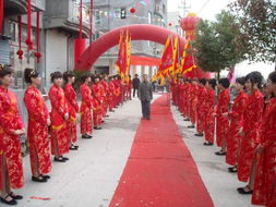 热烈欢迎汪济先生缓缓走来