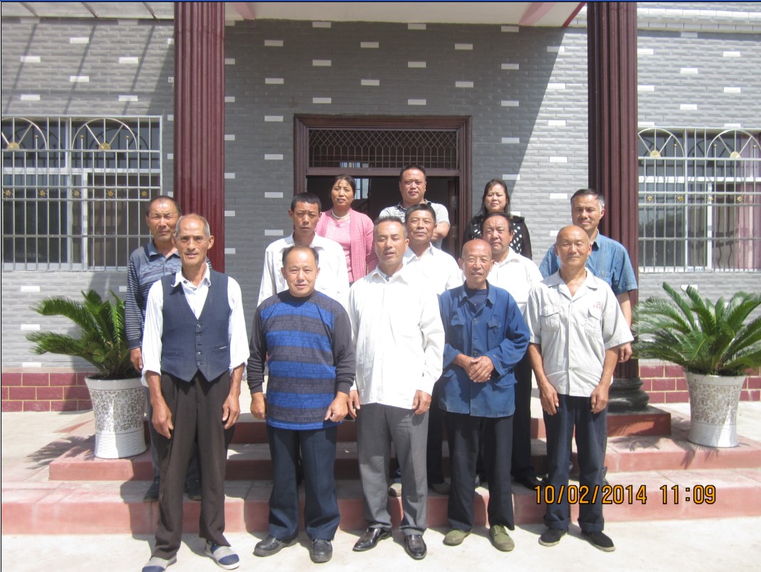 红、麻宗亲合影