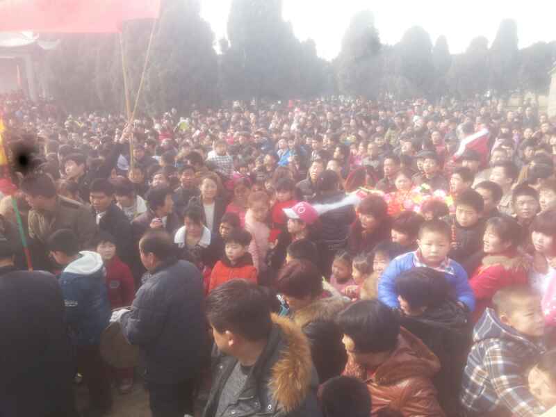 众汪氏宗亲前来礼仪现场