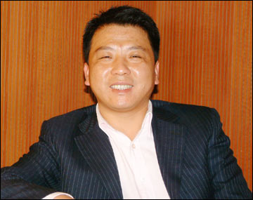 北京华威家具制造有限公司  董事长 汪宏坤