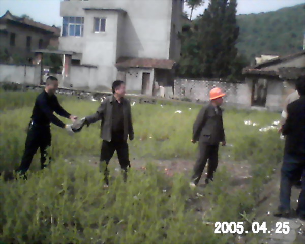 汪衍君书记也常常到现场参加指导