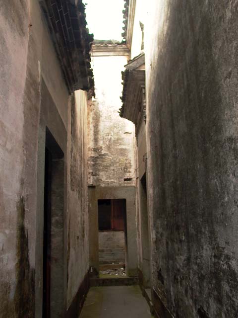 连接大厅、五开间和帐房的内巷