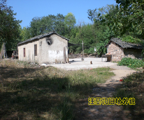 家网要停一个月，于是国庆长假去了一趟徽州，在屯溪，见了祝明本家。去了老家歙县，专程去了云岚山，找到当