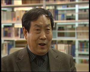 公款吃喝一直是让政府头疼，让老百姓反感的问题，各级党委政府年年出红头文件、下行政命令，禁止公款吃喝，