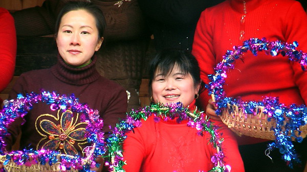 妇女们真正有了自己的舞台