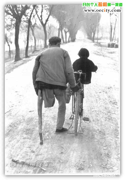 在这里，行走都是一种奢望！如果是你，你还会如此呵护亲情吗？