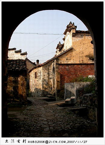 大陈古村过街戏楼门洞