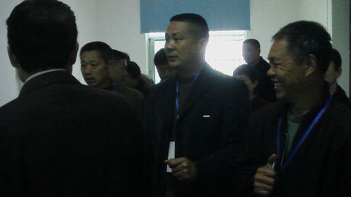 汪书记在布置选举工作