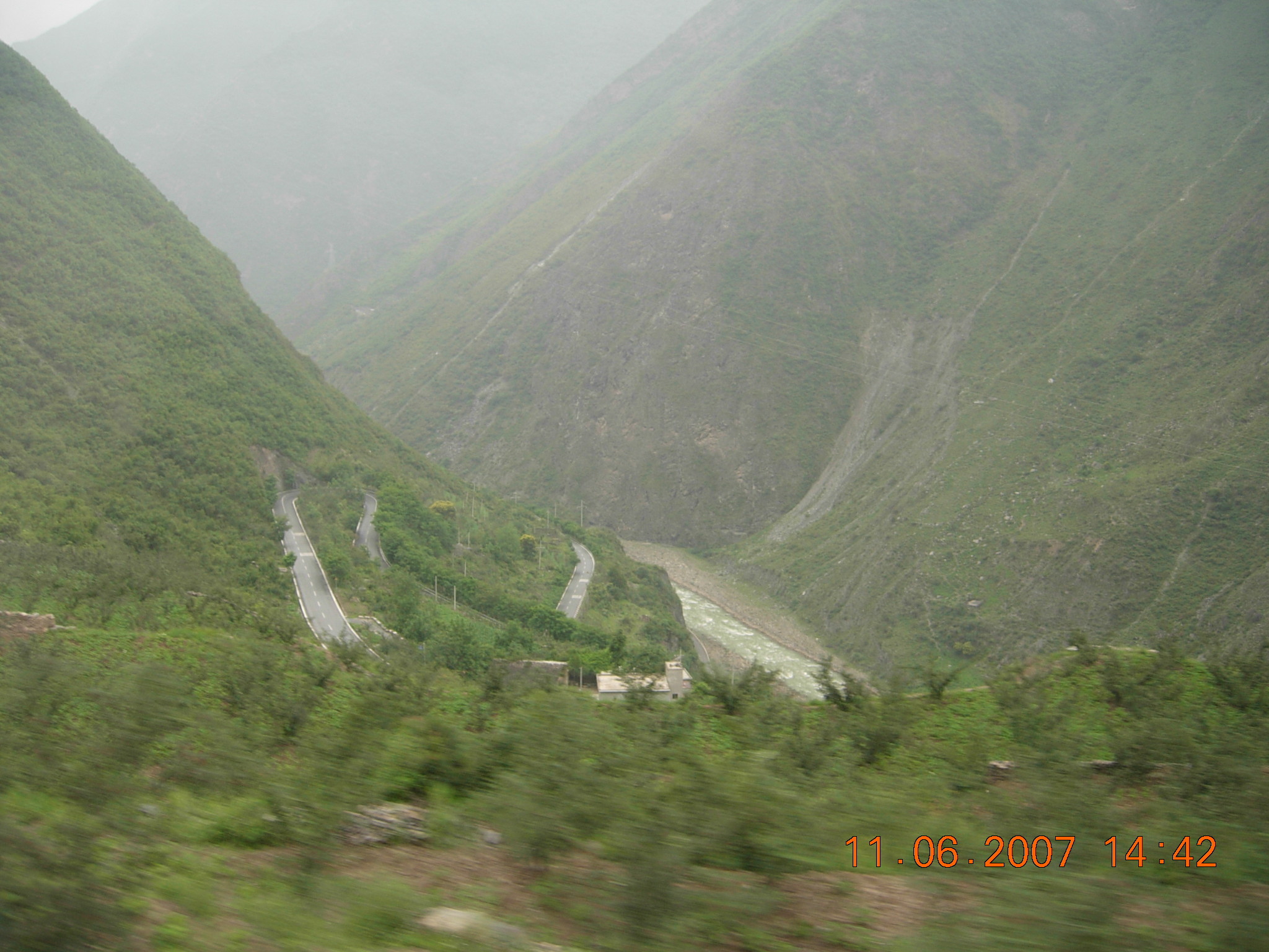 2007年6月路过都江堰至茂县拍摄的照片
