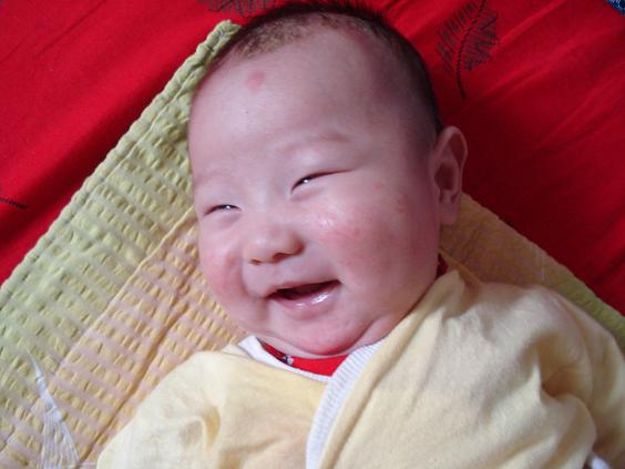 终于拍到他的笑