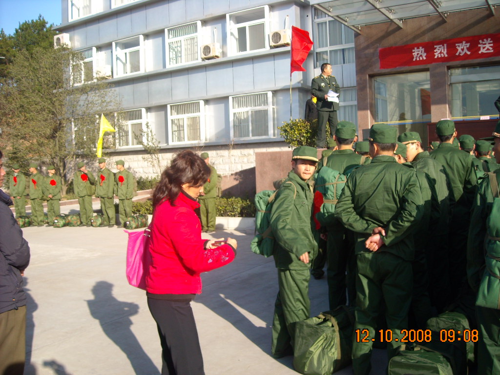 胖子道生还是81届同学会长呢？