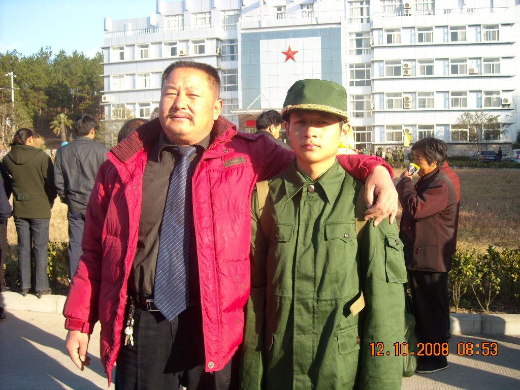 一人参军全家光荣！