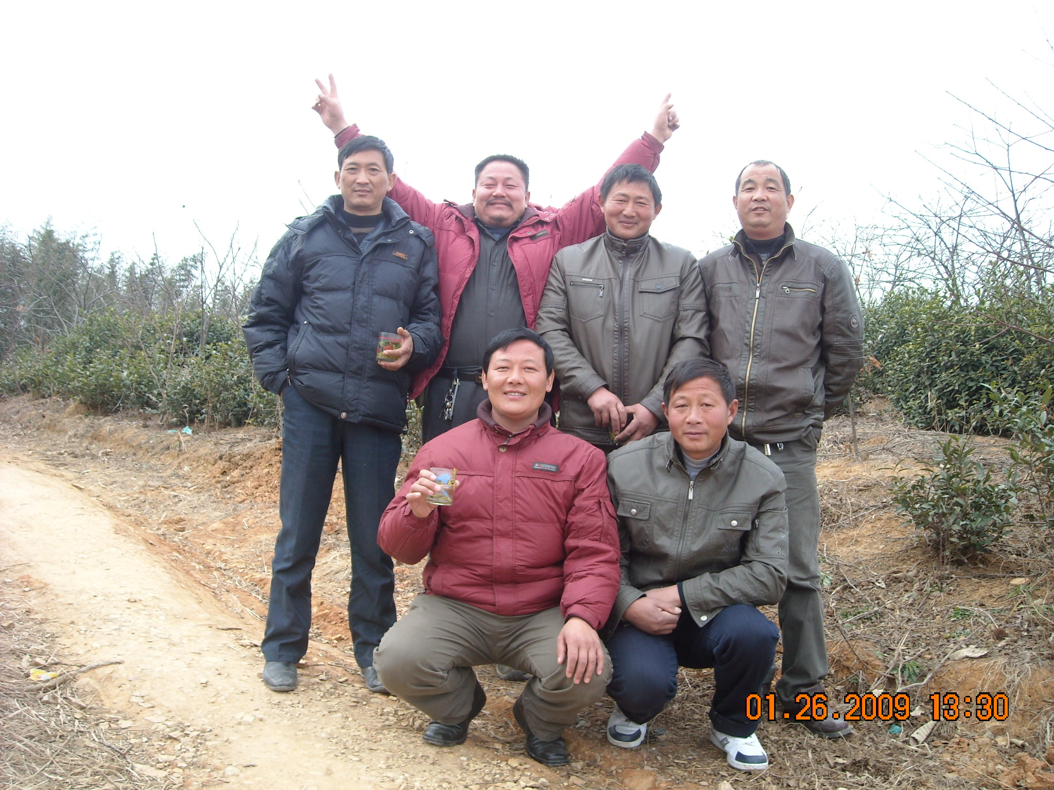 举双手胖子道生