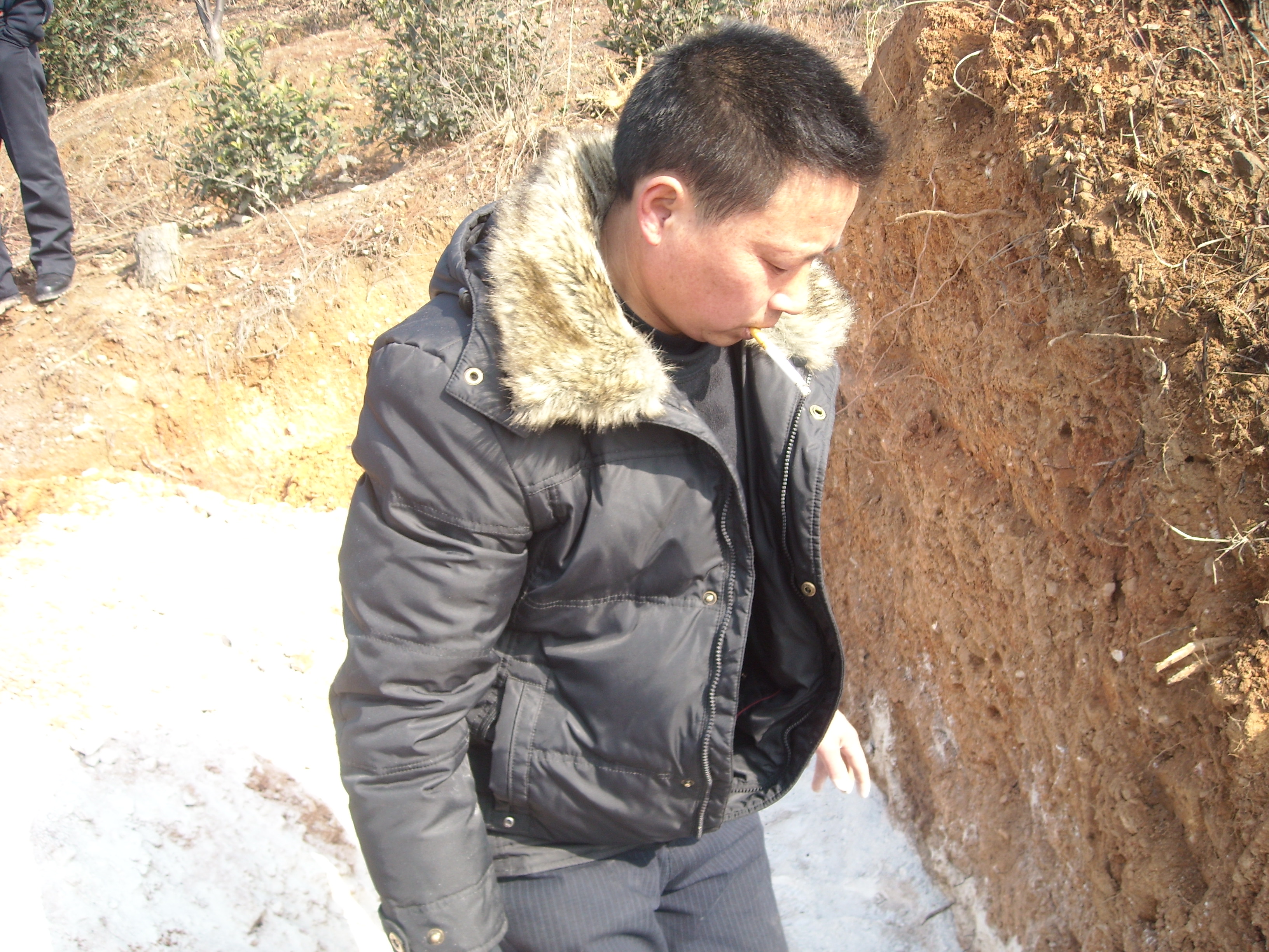 胖子道生弟弟汪道友给奶奶大人烤井