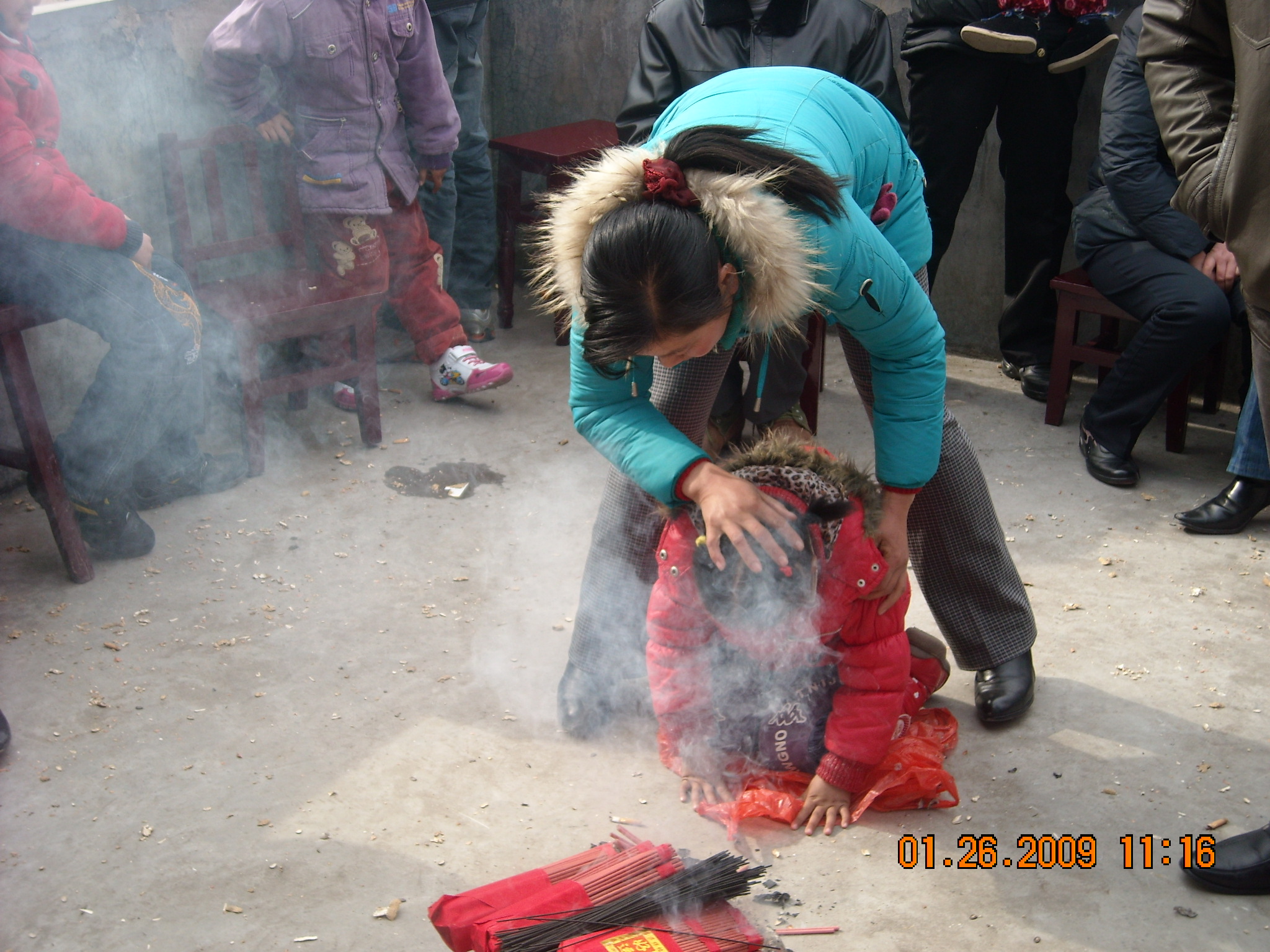 小朋也跪拜老谱