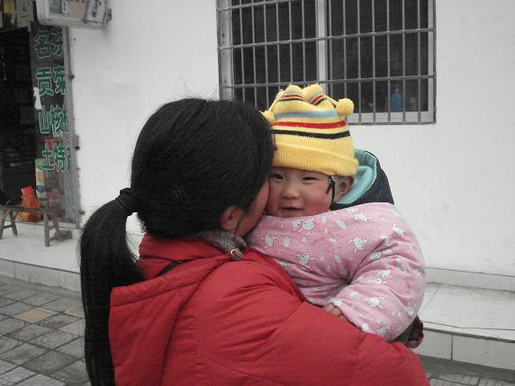 投进妈妈的怀抱，幸福享不完