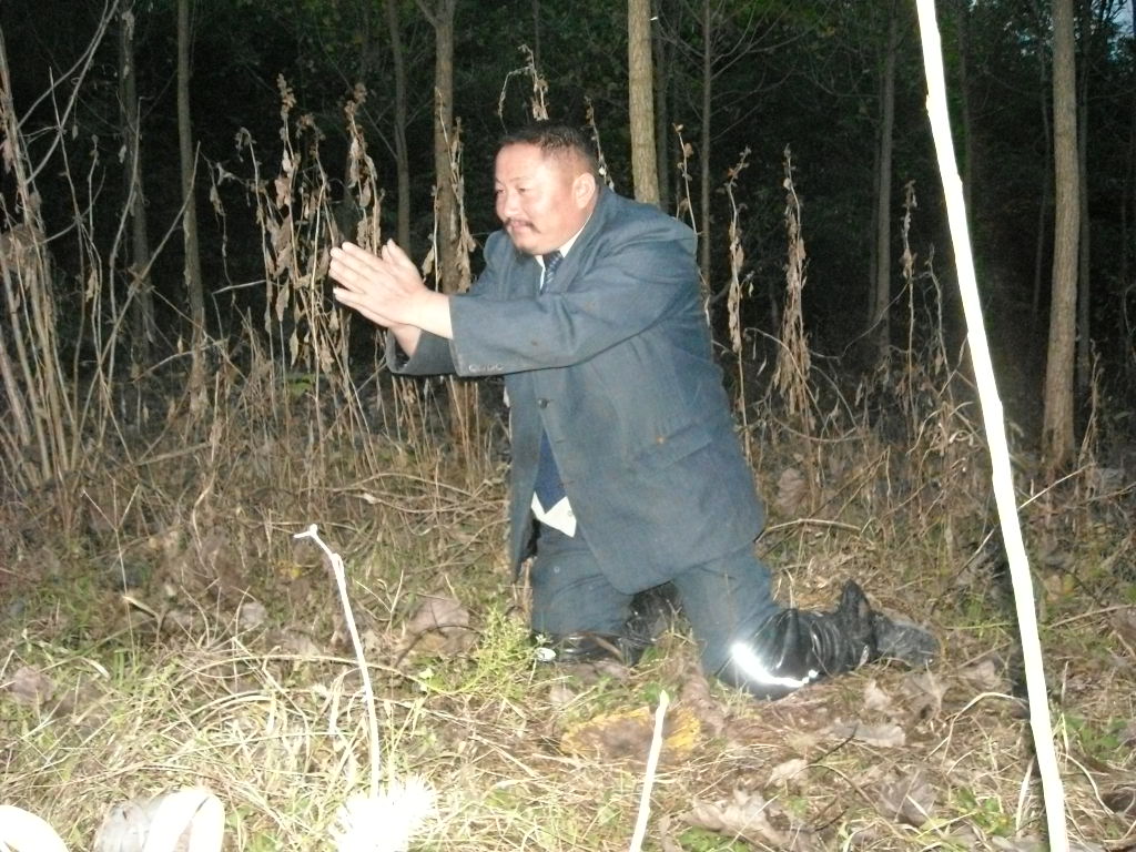 胖子道生08年11月8日一人单骑摩车先去浙江大陈，回黄山祭拜了大公大帝，今年大家有时间去吗？