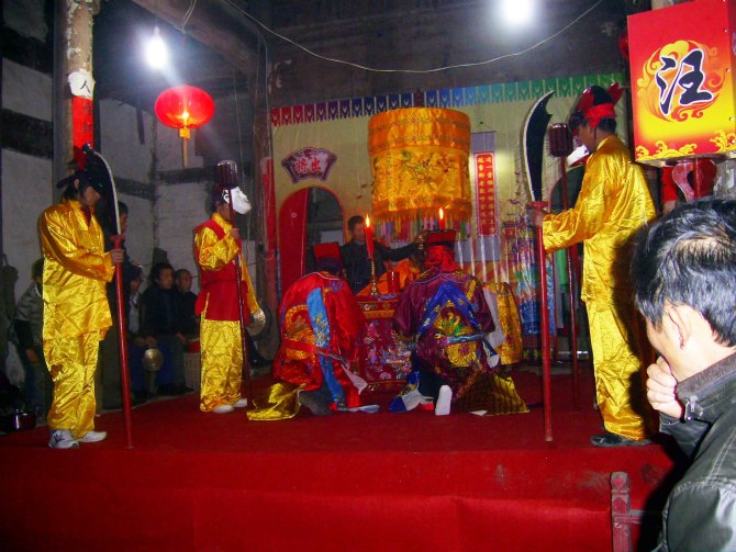 正戏中刘文龙出皇帝一出