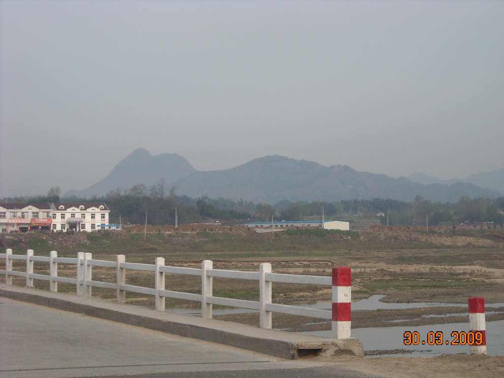 3月30号在霍山黑石渡大桥拍下得睡美人图片