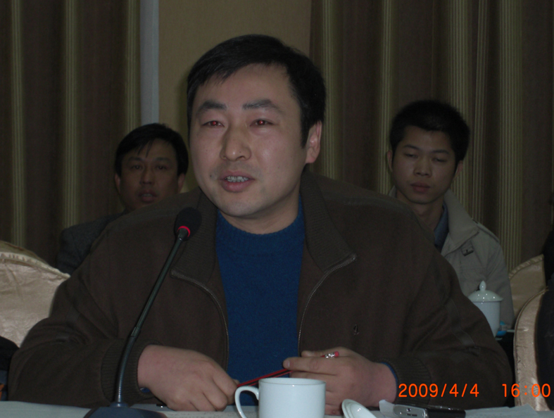 合肥步胜本家在发言