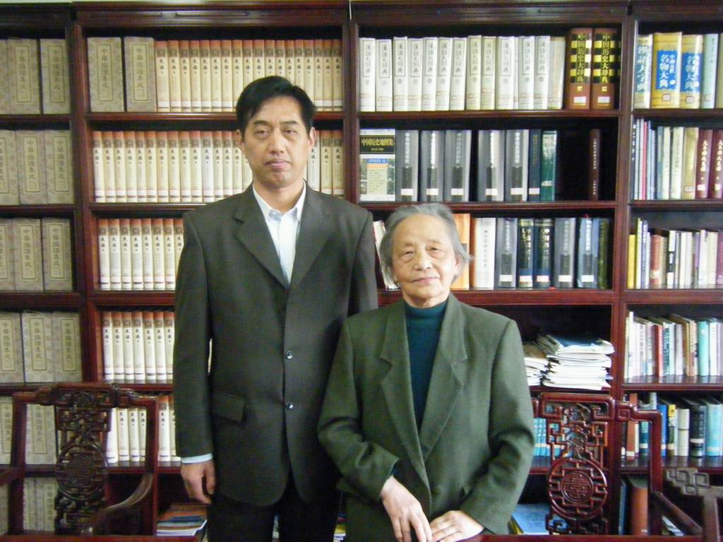 四月九日在上图家谱阅览室