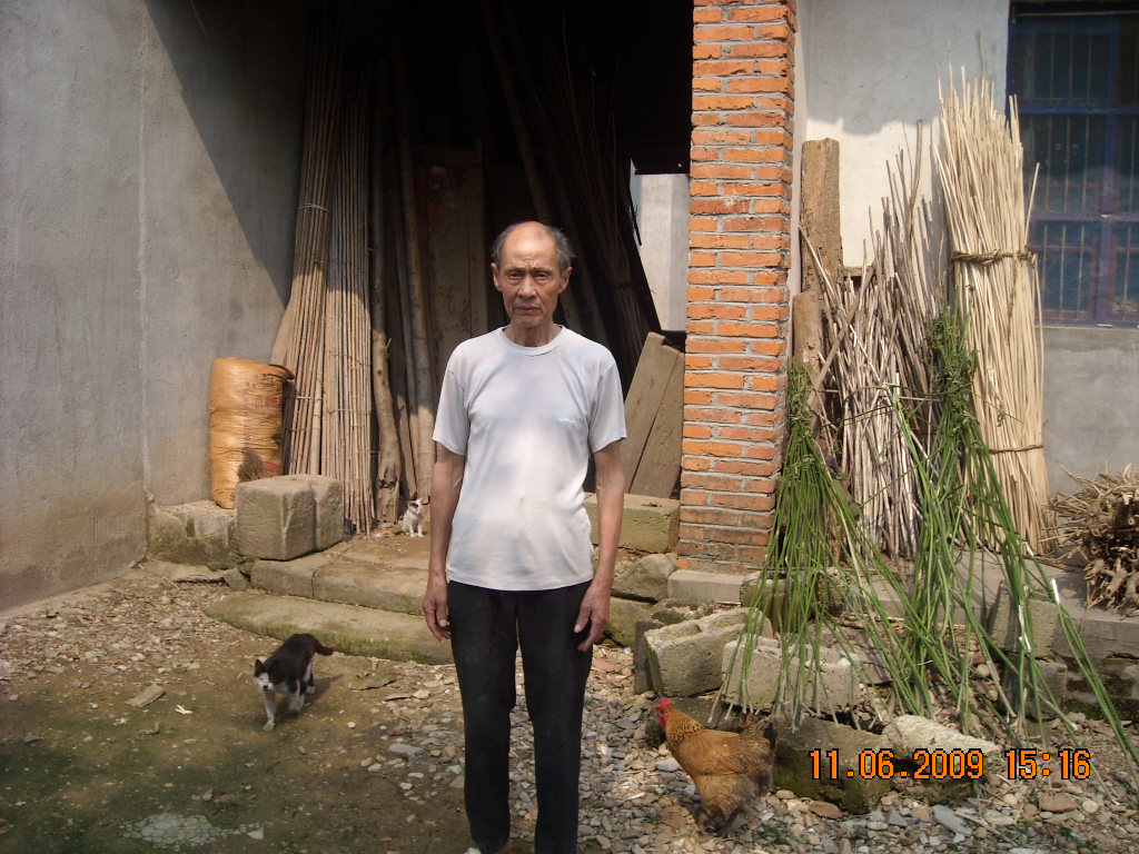 汪礼康老人很客气接待了我