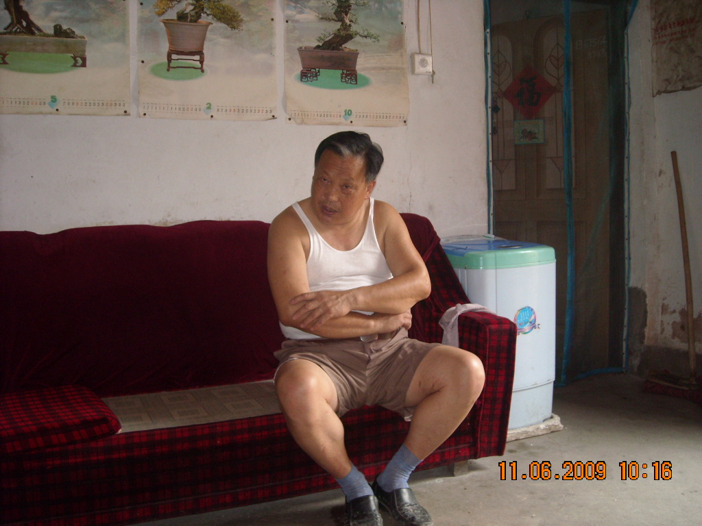 独山老街汪启山老人今年93世[67岁]退休老教师他说字派：克守正大、永贤家帮、后德才福、常发齐祥