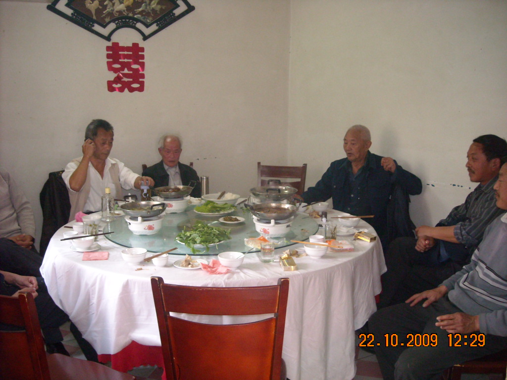 早上我从家出发途经梅山、青山、中午在古碑吃中饭