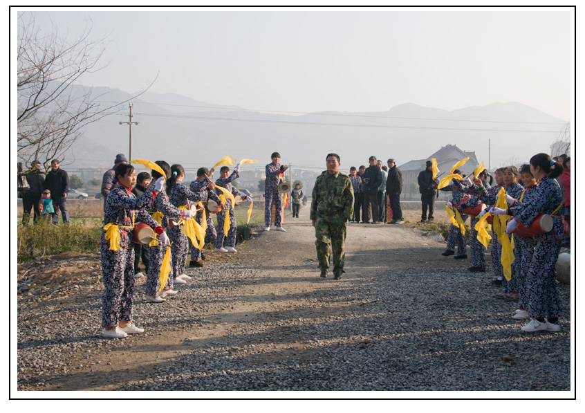 腰鼓队喜迎八方来宾