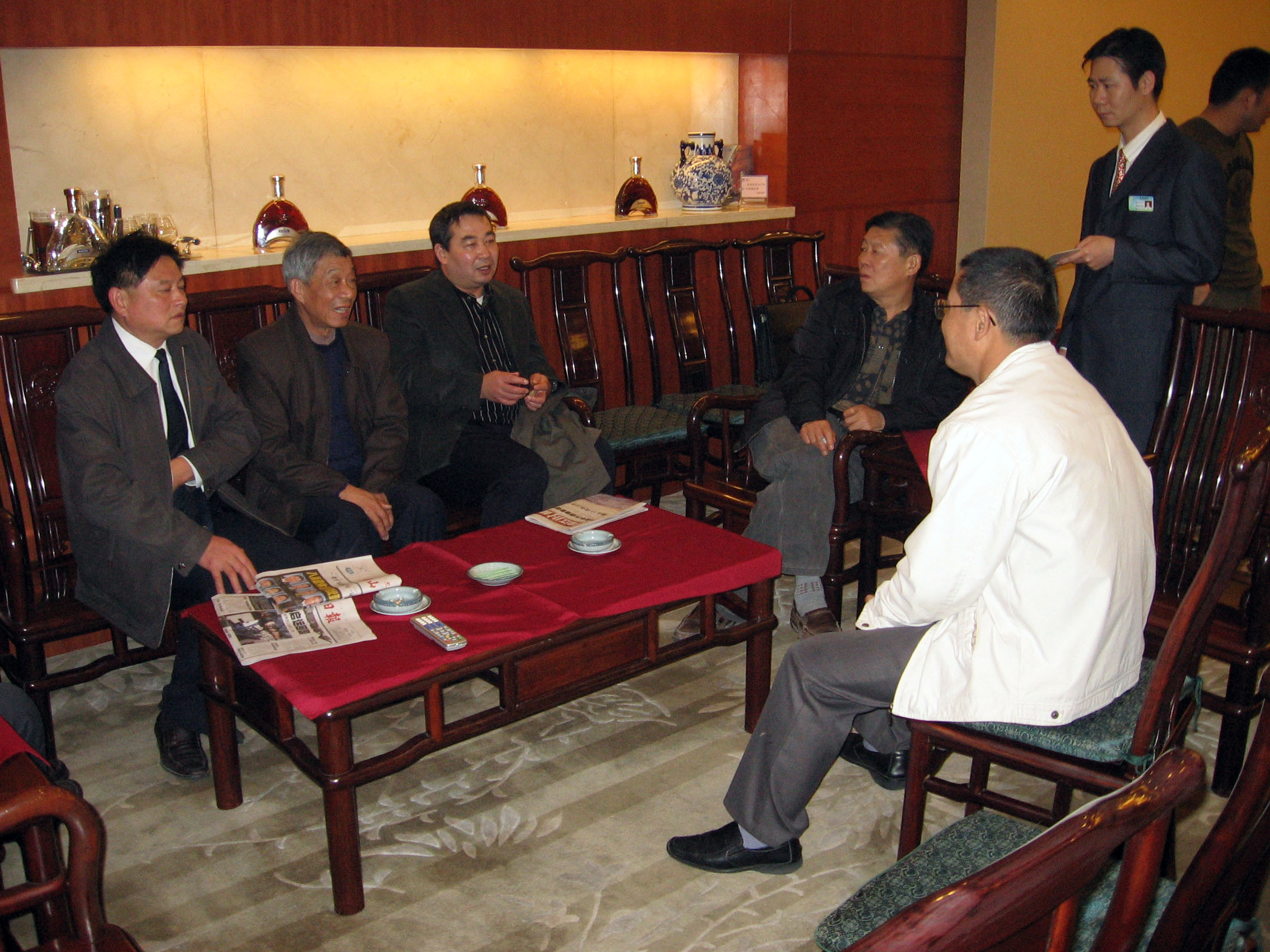 原黄山市委副书记、政协主席、黄山市汪华文化研究会会长、电白县汪华文化研究会顾问汪明裕受到佛山宗亲的热