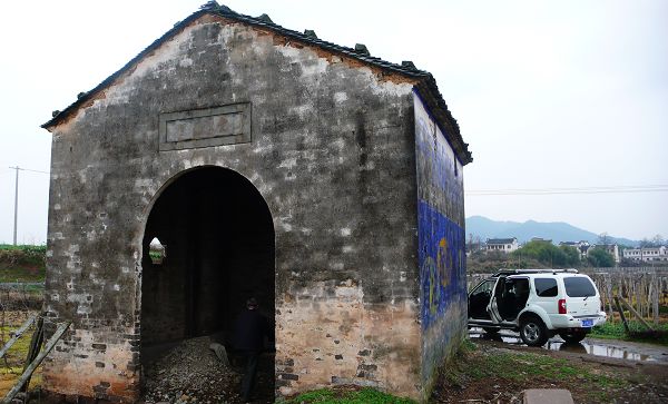 村头的路亭，见证了村子的历史。