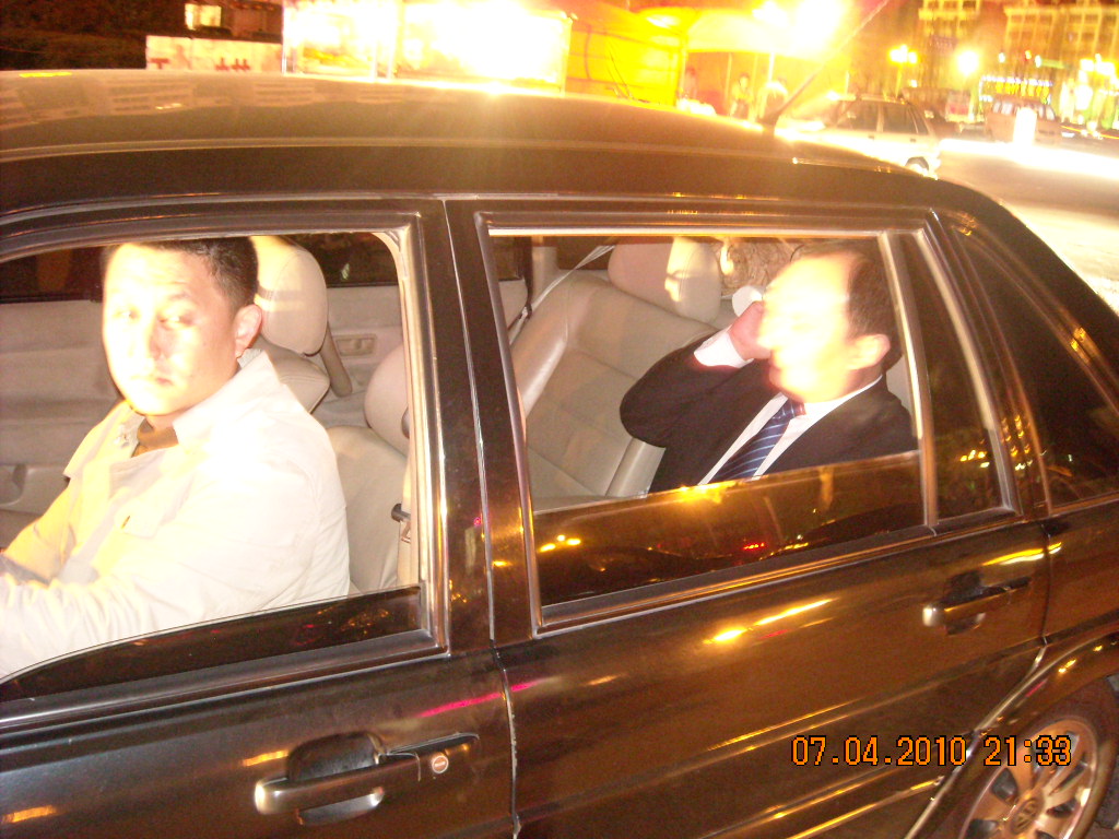 吃过晚饭后我赠送明三本书或四盘光碟[太湖、红安、临清、金寨祭祖]