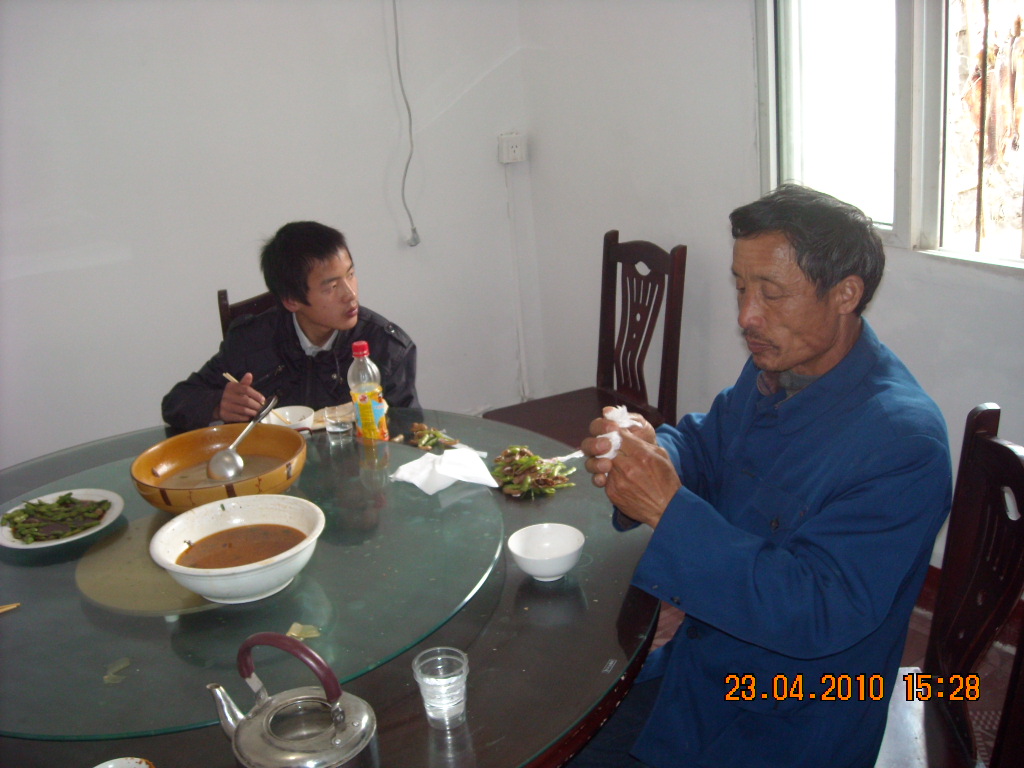 从宏与爸爸吃饭真好