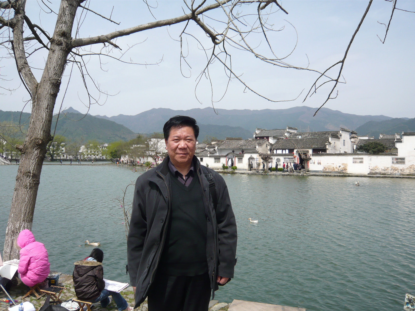 18c 政委在宏村.jpg