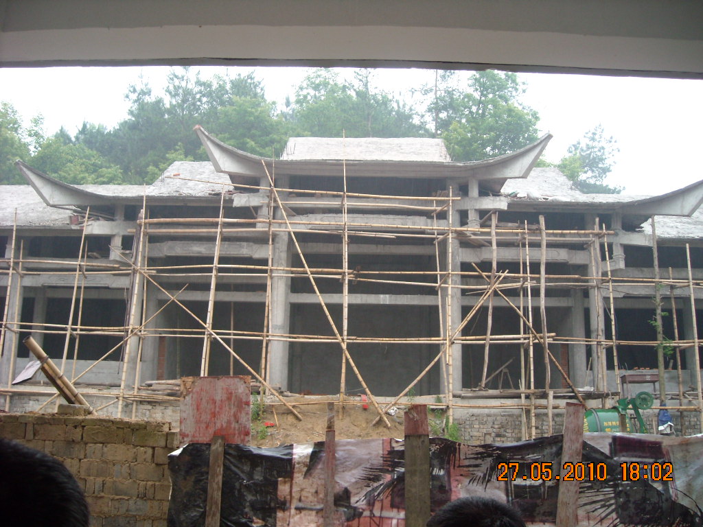 义忠堂汪氏宗祠是经过合肥设计院规化设计的，主体工程已竣工，庆典在今年十一举行