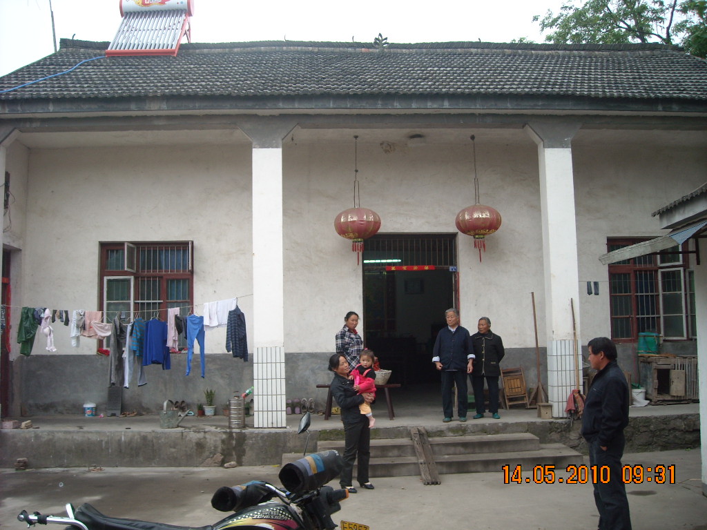 本家非要留在吃中饭，我有急事要回老家处理