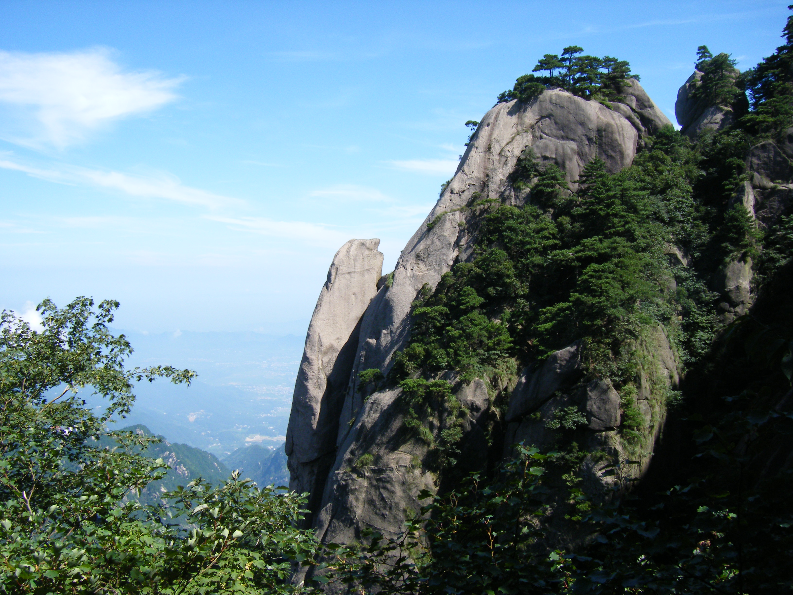 2008年8月， 中景 大鹏听经石