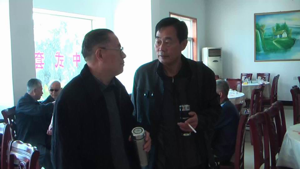 汪振耀本家与汪振球本家交谈