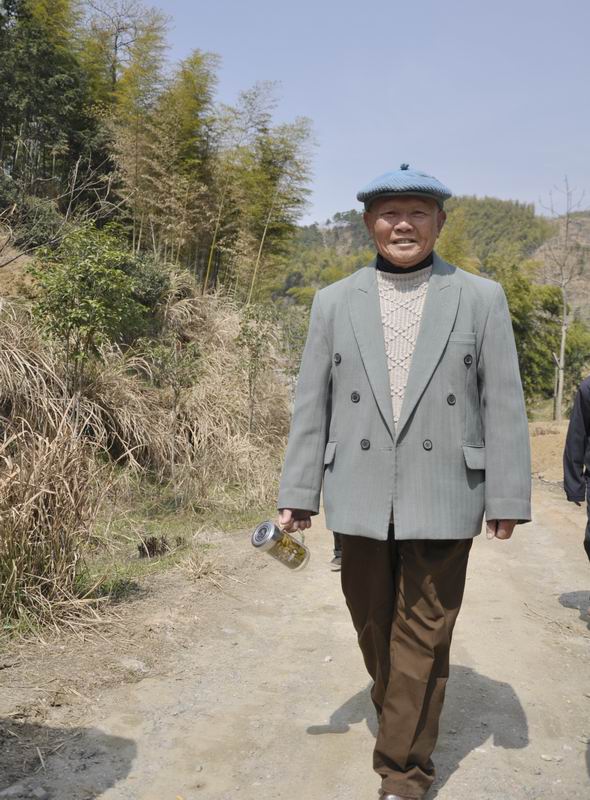 八修宗谱顾问汪芳衡老先生