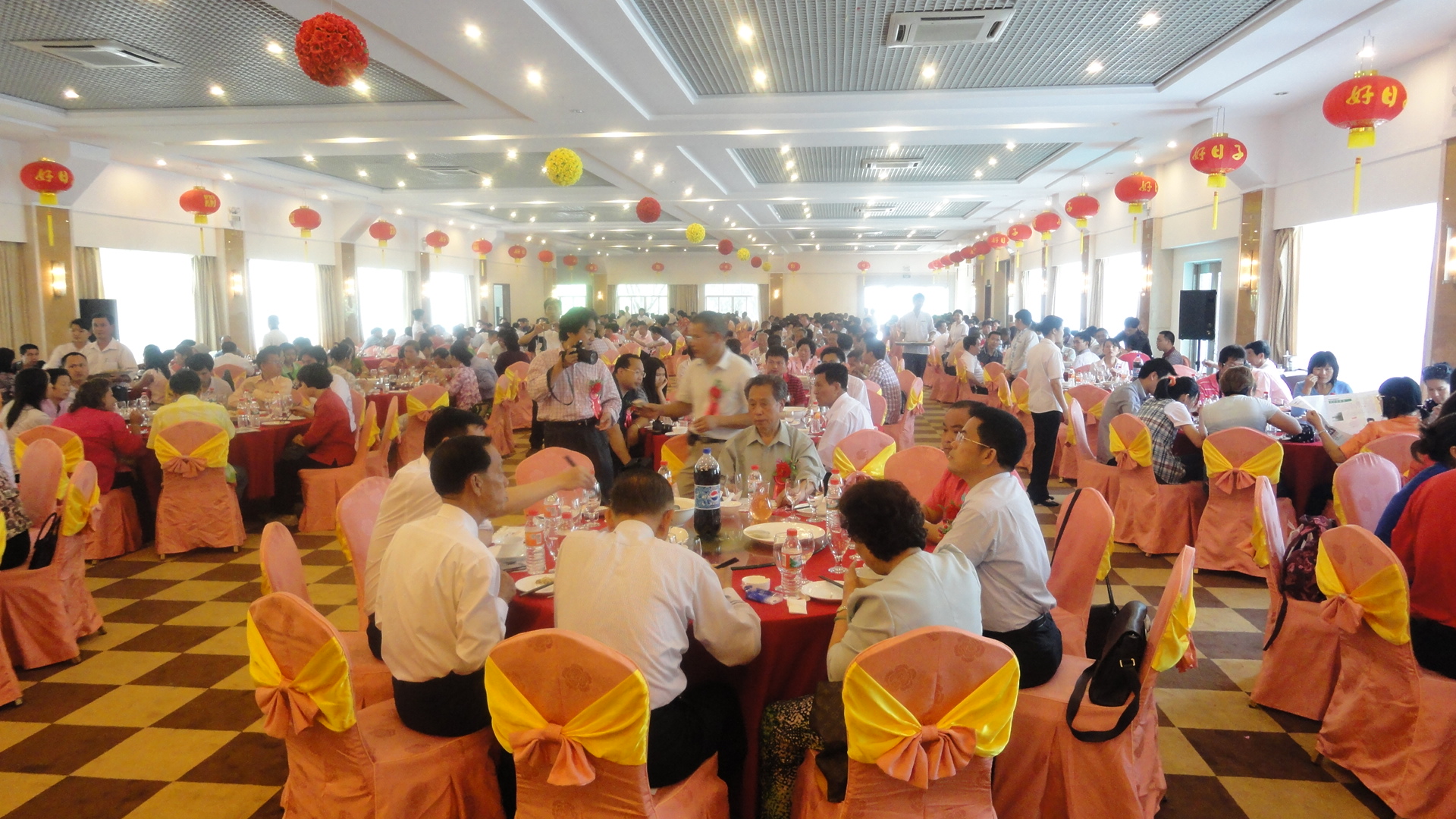 50桌汪家人欢聚一堂、开怀畅饮！