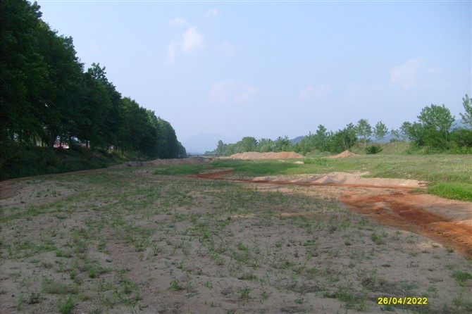 昔日碧波荡漾的义水河已断流