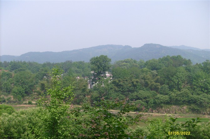 青山环抱的圣人垸