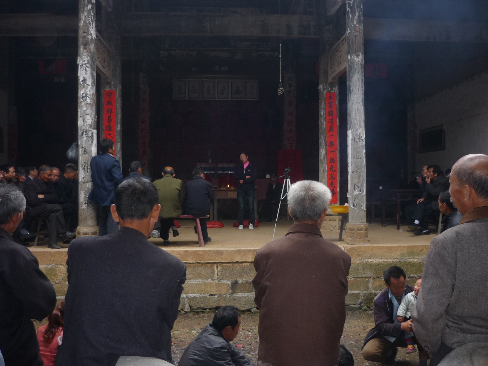 患白血病汪宜杰妻子王云叙述了宗亲们爱心捐助及病人壮况