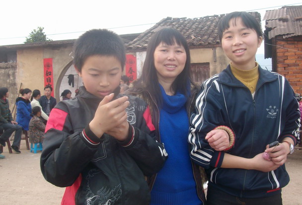 汪雪英两个孩子