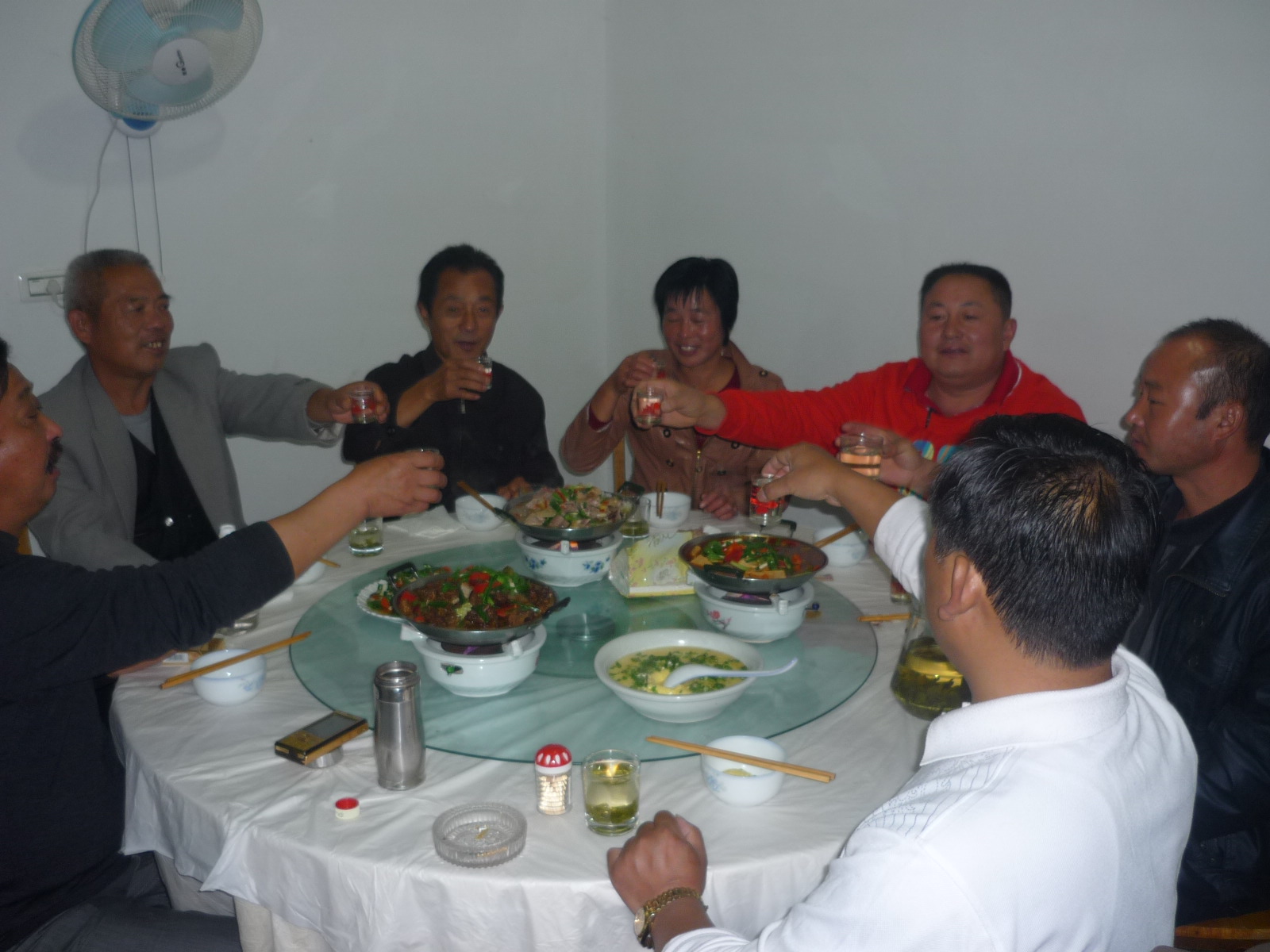 11月3号上午9点,皖西叶集镇汪仁才[89世]等本家们,给我夫妇二人南下广东壮行,