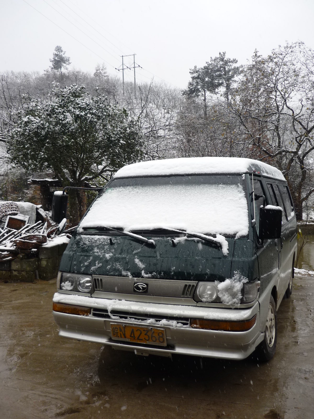 昨天大别山下大雪那但不我们按计划北上